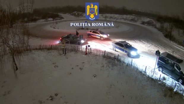 Zeci de permise reținute de polițiști în București pentru drifturi ilegale. Ce riscă cei prinși cu aceste manevre