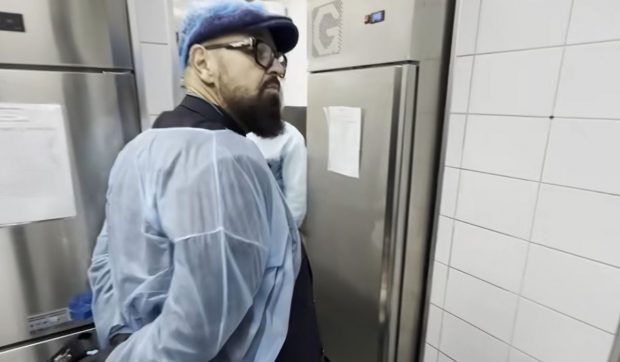Piedone a intrat ilegal cu bocancii în cantinele spitalelor: „Este alertă epidemiologică. Nu intrăm așa, cum vrem noi”. Spitalele se avertizează între ele pe WhatsApp