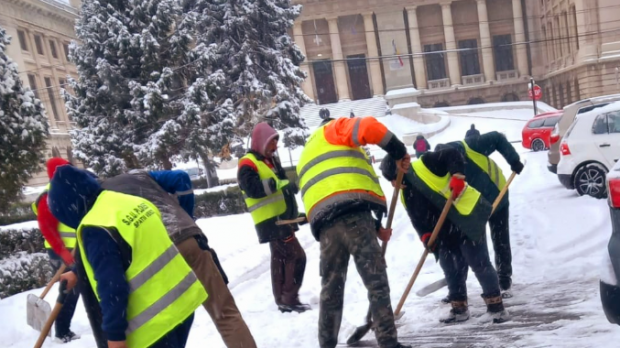Primăria Ploiești a fost amendată de Poliția Rutieră pentru eșecul deszăpezirii din oraș