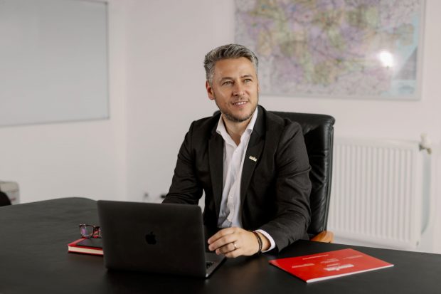 Traian Morar, noul CEO Arhivatorul, vorbește despre obiectivele ambițioase ale companiei care activează în domeniul arhivistic și al managementului de documente