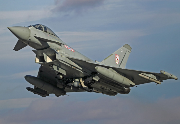 NATO va construi un sistem de conducte spre estul Europei care să aprovizioneze avioanele de luptă în caz de război cu Rusia