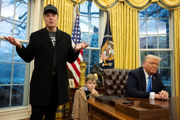 Fiul de 4 ani al lui Elon Musk a făcut spectacol în Biroul Oval: s-a scobit în nas, i-a șoptit ceva la ureche lui Donald Trump și s-a urcat în capul tatălui său