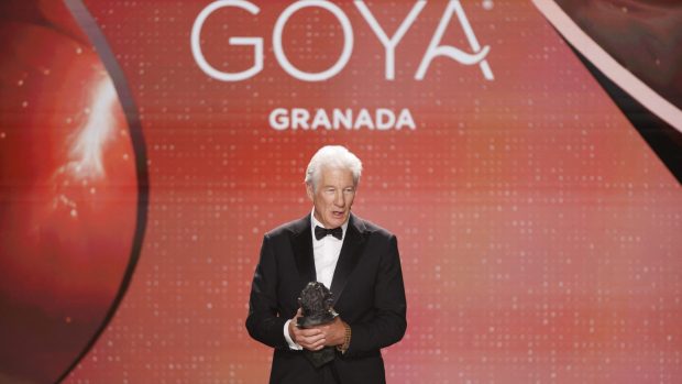 Donald Trump a fost atacat fără milă de Richard Gere: „Un bătăuş, un gangster, care este preşedintele Statelor Unite”