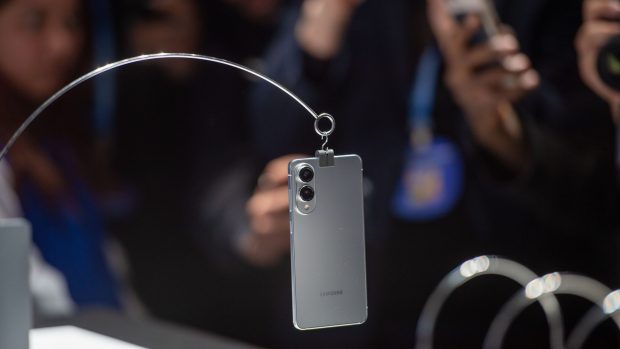 Samsung Galaxy S25 Edge: Cât de subțire și ușor va fi cel mai subțire și mai ușor telefon Samsung din ultimii șase ani