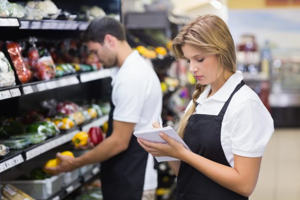 Soft skills vs. hard skills: Ce își doresc cu adevărat angajatorii din retail