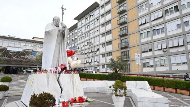 Ce este Spitalul Gemelli, locul unde i-a fost salvată viața Papei Ioan Paul al II-lea și unde e îngrijit Papa Francisc