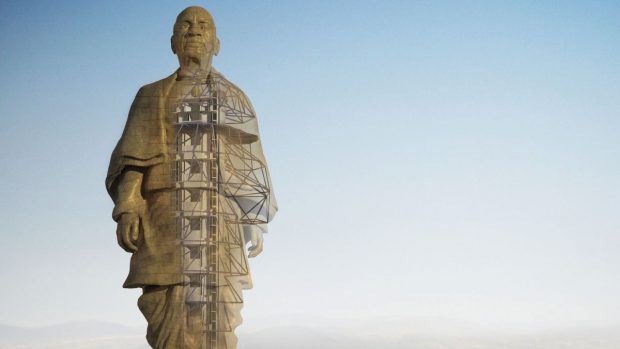 Top 10 cele mai mari statui din lume. Cel mai înalt monument are 182 de metri și este în Asia