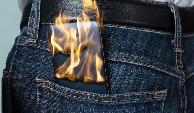 O femeie din Brazilia a suferit arsuri grave după ce i-a explodat telefonul în buzunar. Ce marcă era device-ul | VIDEO