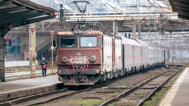 Dimensiunile prăbușirii transportului feroviar în România: „În următorii 10 ani ne uităm la peste 1.000 de kilometri de cale ferată închisă” | Interviu  