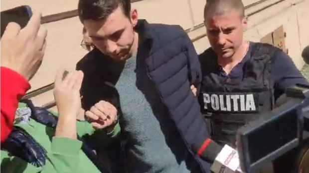Studentul la Medicină și Teologie care și-a ucis iubita cu 51 de lovituri de cuțit, în Timișoara, a fost condamnat la 25 de ani de închisoare. Sentința nu e definitivă