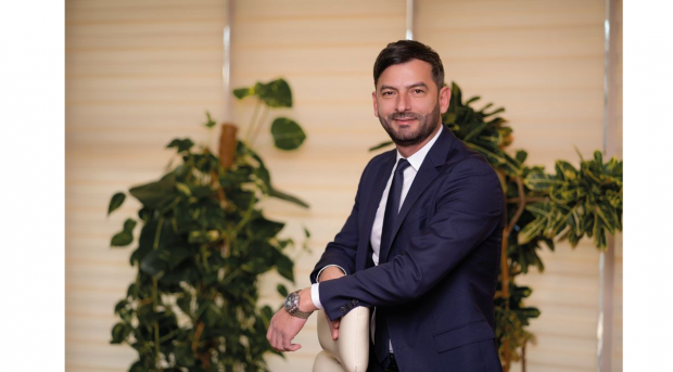 Directorul unei companii de stat are un salariu lunar de patru ori mai mare decât al șefului statului