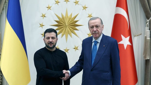 Volodimir Zelenski nu se mai duce în Arabia Saudită și critică întâlnirea ruso-americană de la Riad: „Să nu negocieze pe la spatele nostru”