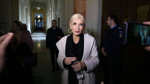 Laura Vicol a cheltuit 1,6 milioane de euro din banii Nordis pe petreceri în cluburi de fițe și operații de înfrumusețare, iar păgubiților le spunea că are probleme financiare