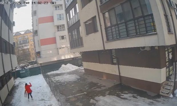 Ea este femeia ucisă în Chiajna de o bucată de gheață căzută de pe un bloc