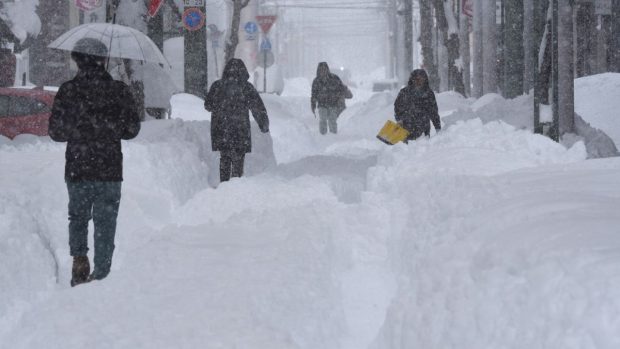 A nins 12 ore încontinuu și stratul de zăpadă a atins 120 cm, pe insula japoneză Hokkaido
