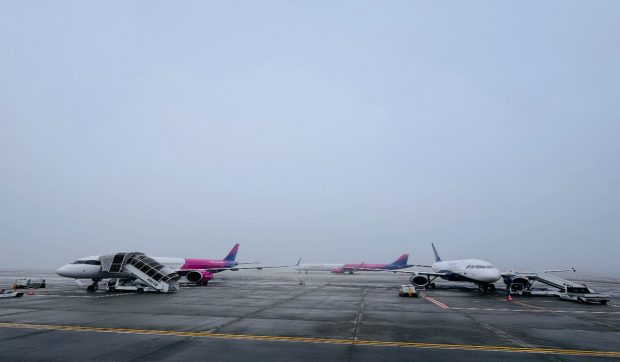 Extinderea programului Aeroportului Brașov la 24 de ore, amânată până în 2026, din cauza lipsei controlorilor de trafic
