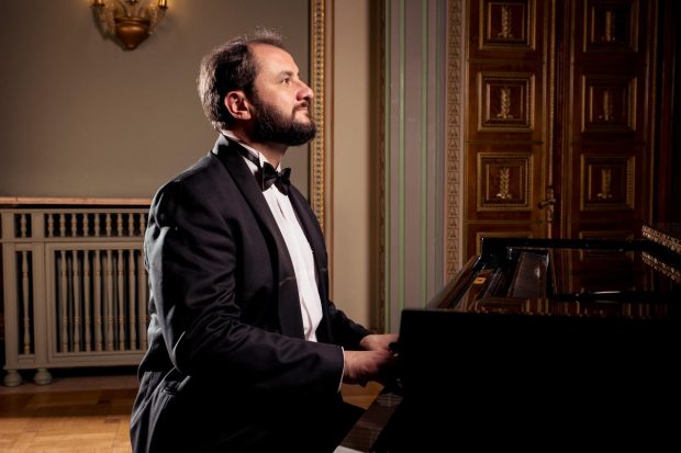 “Vivo per lei,” singurul concert pop-opera al primăverii, îi aduce pe tenorii Ştefan von Korch şi Alin Stoica la Sala Dalles pe 12 martie