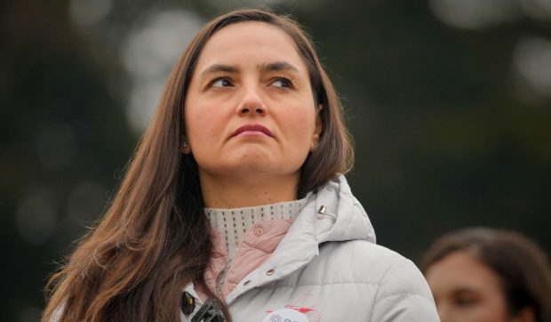 Anamaria Gavrilă a sunat la 112, din Parlament, și le-a cerut polițiștilor să îi dea afară pe jurnaliști