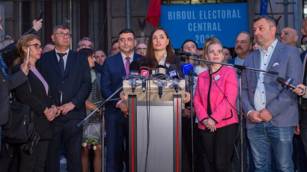 Anamaria Gavrilă și-a depus candidatura la prezidențiale la BEC, alături de George Simion. Cine se va retrage