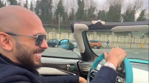 Motivul pentru care Poliția nu i-a luat carnetul lui Andrew Tate, deși s-a filmat conducând cu peste 150 km/h în București