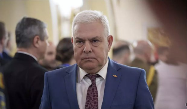 Ministerul Apărării își cere scuze pentru scrisoarea de felicitare trimisă generalului Radu Theodoru, implicat în dosarul de trădare instrumentat de DIICOT