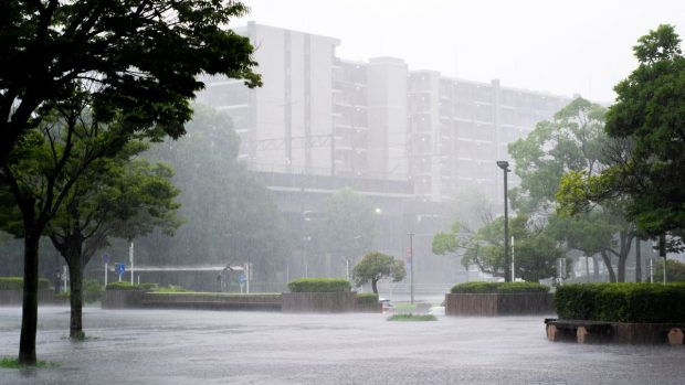 Avertizare meteo ANM de ploi până la 40 l/mp și vijelii. Harta zonelor afectate