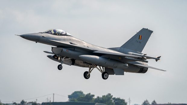 Avioane F-16 vor zbura în România, la înălțimi mici și în regim supersonic, timp de șapte zile