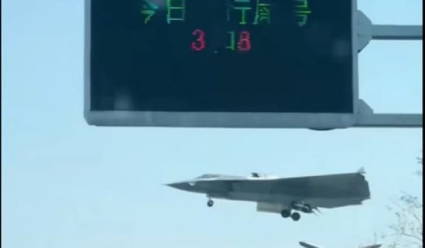 Imagini clare cu noul avion de luptă al Chinei. Configurația este „fascinantă” I VIDEO