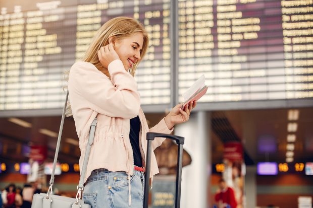 Aeroportul „Henri Coandă” are o nouă aplicație mobilă. Cum funcționează și ce beneficii oferă pasagerilor