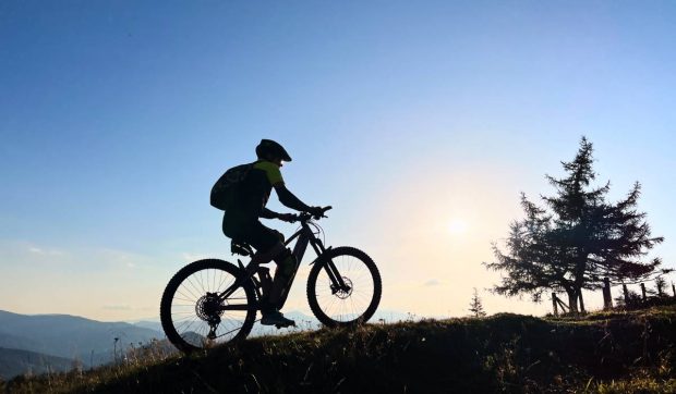 Salvamont Brașov: Zece sfaturi de siguranță pentru bicicliștii montani