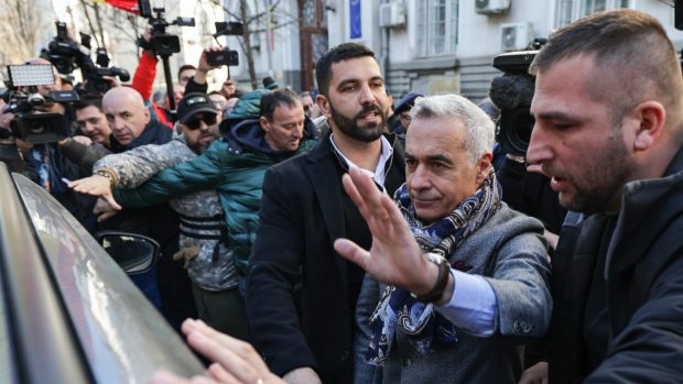 Călin Georgescu află mâine dacă scapă de controlul judiciar: „Sunt foarte încrezător”