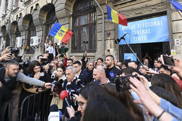 Înlăturarea lui Georgescu nu rezolvă problema: doar o amână și o acutizează