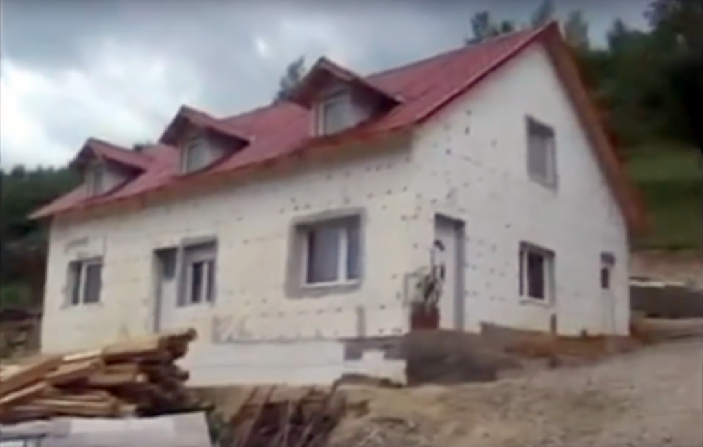 Planul lui Dănuț Resvanță, candidat la primărie: a înscenat un atac armat și a incendiat casa în care-i dormeau copiii. Soția și amanta l-au ajutat