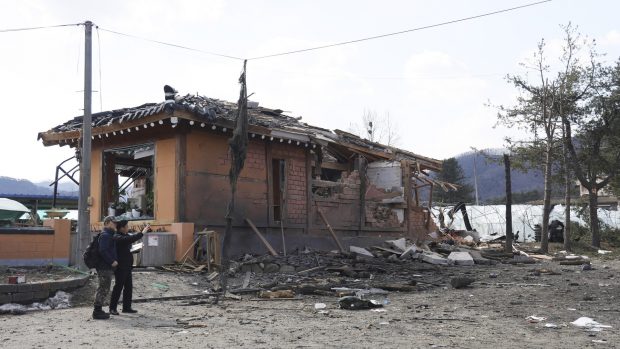 142 de case au fost bombardate accidental de două avioane de luptă, în timpul unui exercițiu cu muniție de război, în Coreea de Sud