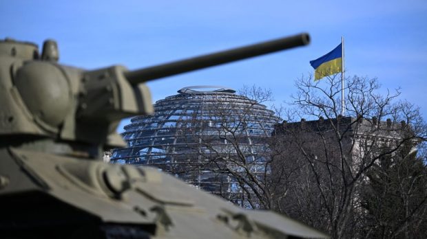 Câte luni mai e capabilă Ucraina să lupte dacă Donald Trump oprește orice ajutor militar al Statelor Unite