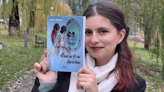Tânăra care a ales scrisul ca mecanism de vindecare a unei traume majore. Catinca Andrușcă: „Nu m-am mai putut opri. Simțeam o adrenalină incredibilă”
