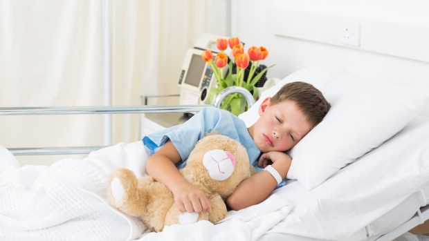 Moda de pe TikTok care l-a adus pe un băiat de 12 ani la un pas de moarte. Pare inofensivă, dar produce daune letale