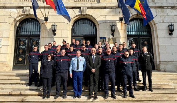 Postare „falsă, care să manipuleze cetățenii”, cu pompieri stagiari francezi în România. Explicațiile DSU