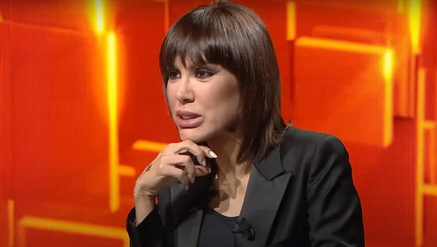 Imagine Stire Reacția lui Denise Rifai după ce fanii au râs și i-au criticat noua tunsoare: „Dacă vreau să mă tund, mă tund! Și cum, ce să fac, să cer voie?” | 2review.ro