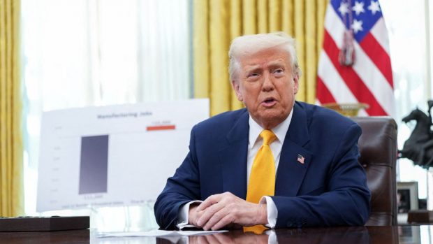 Donald Trump sugerează că îl iartă pe consilierul său pentru securitate naţională, în pofida divulgării unor planuri militare: „Este un om bun”
