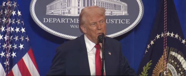 Donald Trump a fost incendiar într-un discurs politic fără precedent, la Departamentul de Justiţie: „S-ar putea să nu o mai fac niciodată”