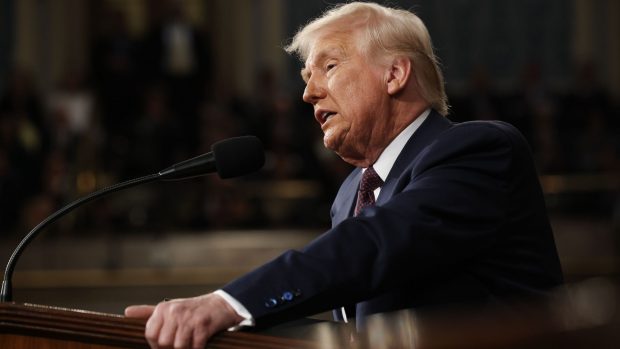 Trump spune că „Ucraina este gata să semneze oricând” acordul asupra minereurilor și că a fost lăudat de Zelenski într-o scrisoare