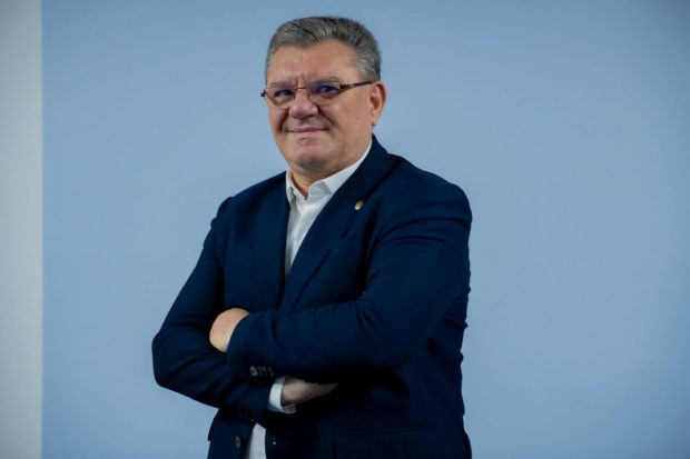 Dumitru Coarnă demisionează din SOS România, invocând blestemele Dianei Șoșoacă pentru suveraniști