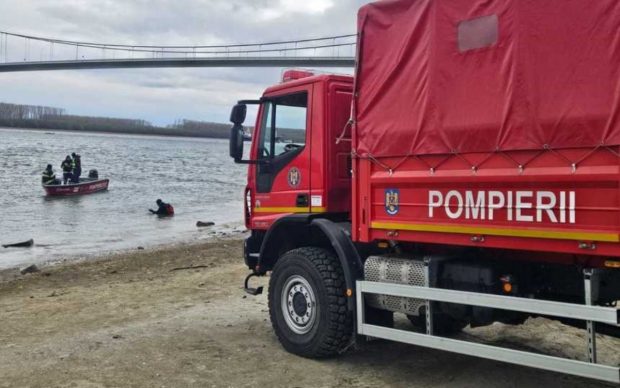 Două bărci și o barjă, implicate într-un accident naval pe Dunăre, la Rast, în judeţul Dolj. Doi oameni sunt dați dispăruți