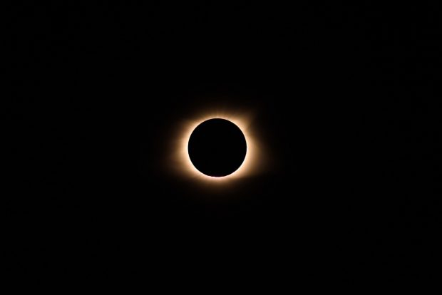 Eclipsa parțială de Soare, ascunsă de nori în România. Când va fi următoarea eclipsă vizibilă