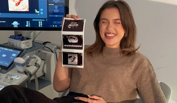 Emily Burghelea este însărcinată pentru a treia oară. Cum a reacționat soțul ei la aflarea veștii