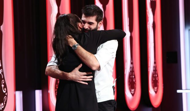 Imagine Stire Mama lui Richard Abou Zaki vine la „Chefi la cuțite”. Surpriză emoționantă pentru jurat | 2review.ro