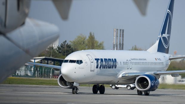 Alertă cu bombă într-un avion în care se află și europarlamentari români, pe aeroportul din Strasbourg