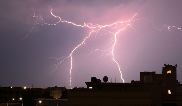 Fenomene meteo extreme, avertizare de la ANM. Vremea se răcește brusc și vin ninsorile