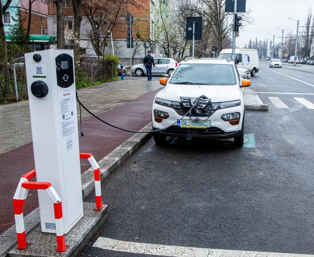 Galațiul accelerează tranziția spre mobilitate electrică: 159 de noi stații de încărcare pentru vehicule electrice